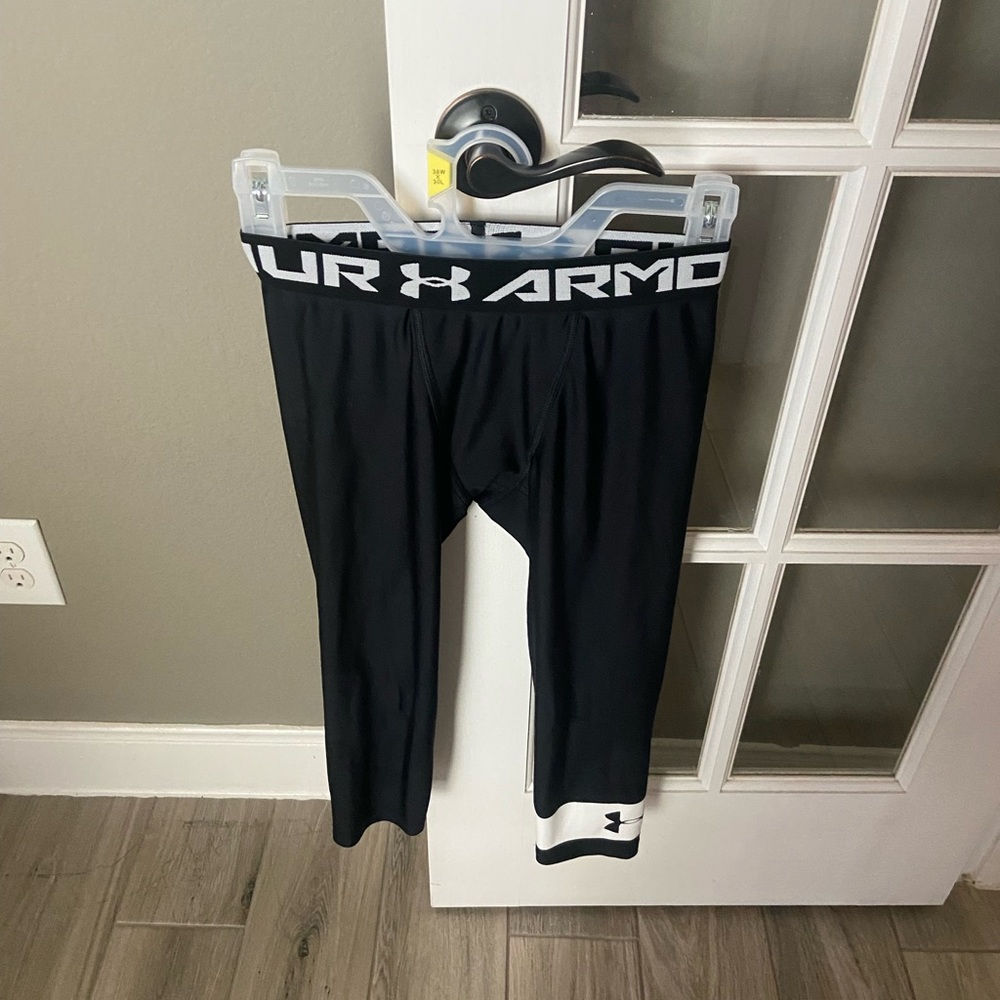 Under Armour youth medium leggings